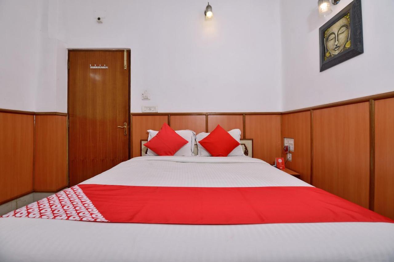 Oyo 3436 Shree Utsav Palace Guest House كولكاتا المظهر الخارجي الصورة
